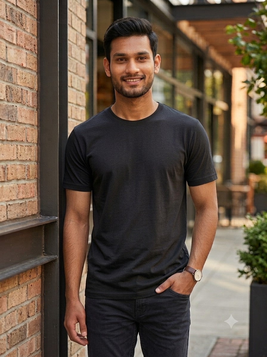Black t-shirt street style - Nasheyy