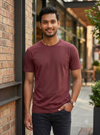 Maroon t-shirt street style - Nasheyy